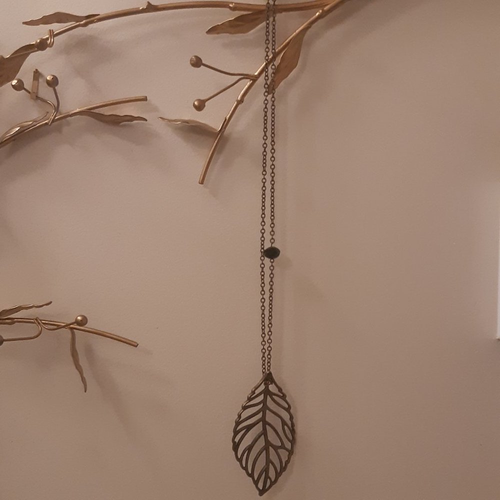 Leaf Neckless - Picture 5 of 5